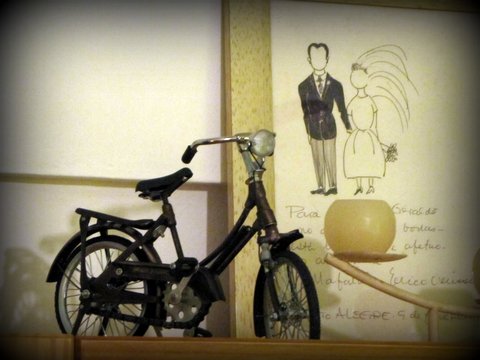 Érico Verríssimo desenha o casal: véu e casaca