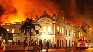 c2093b6d-a550-4b2b-82b8-02bc27772100_incendio-mercado-publico
