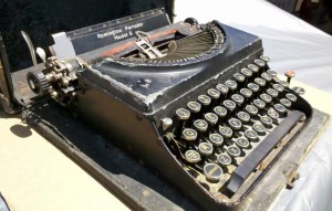 cropped-maquina-de-escrever-remington-portable-n-5-7687-mlb5257362738_102013-f.jpg
