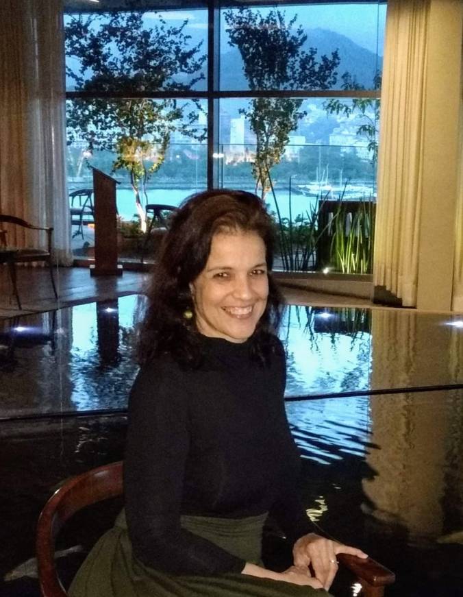 JOANAAAAA HOJE no teatro