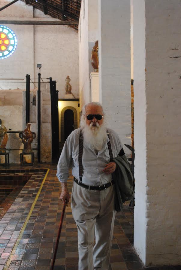 SAINDO com ÓCULOS PRETOS