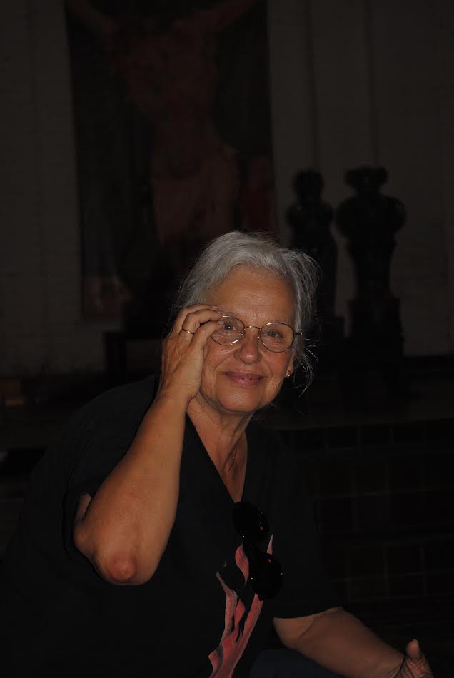 BOTANDO A mão nos ócupas um pouco do dente