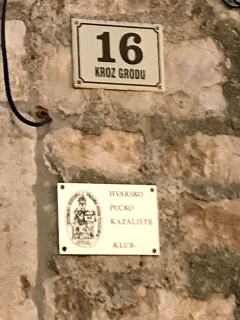 PLACA CROACIA MURO INDICATIVO