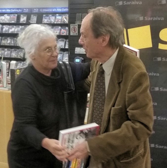 nós dois a nos olharmos