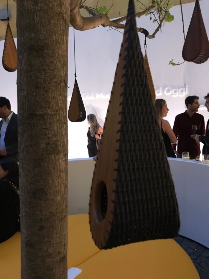 Exposição em Milão casas de passarinhoooooo