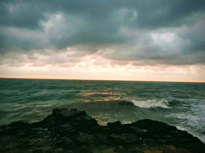 TORRES foto João lindaaaaaaaaaaaaaaaaaaa mar e rocha